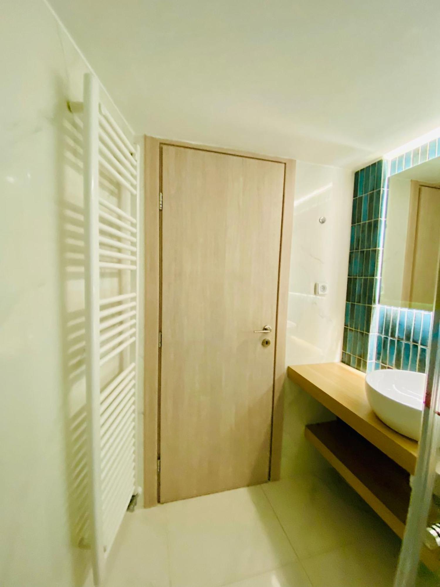 Antinoros Inn, Stylish Apartment,3' To Metro Atene Esterno foto